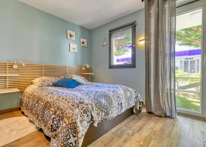 Apartment Appart-terrasse , 80m De La Benoit,