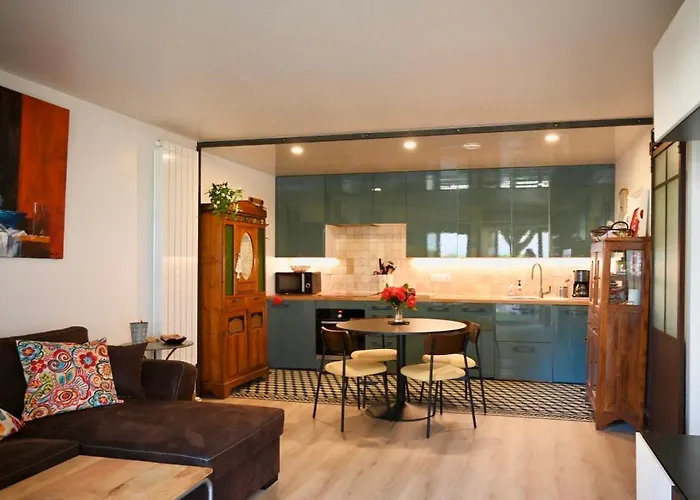 Appart-terrasse , 80m De La Benoit,